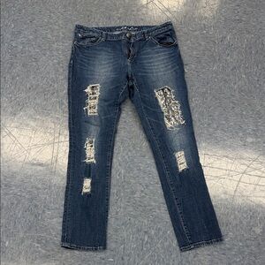 Trendy Distressed Women's Skinny Jeans in Blue